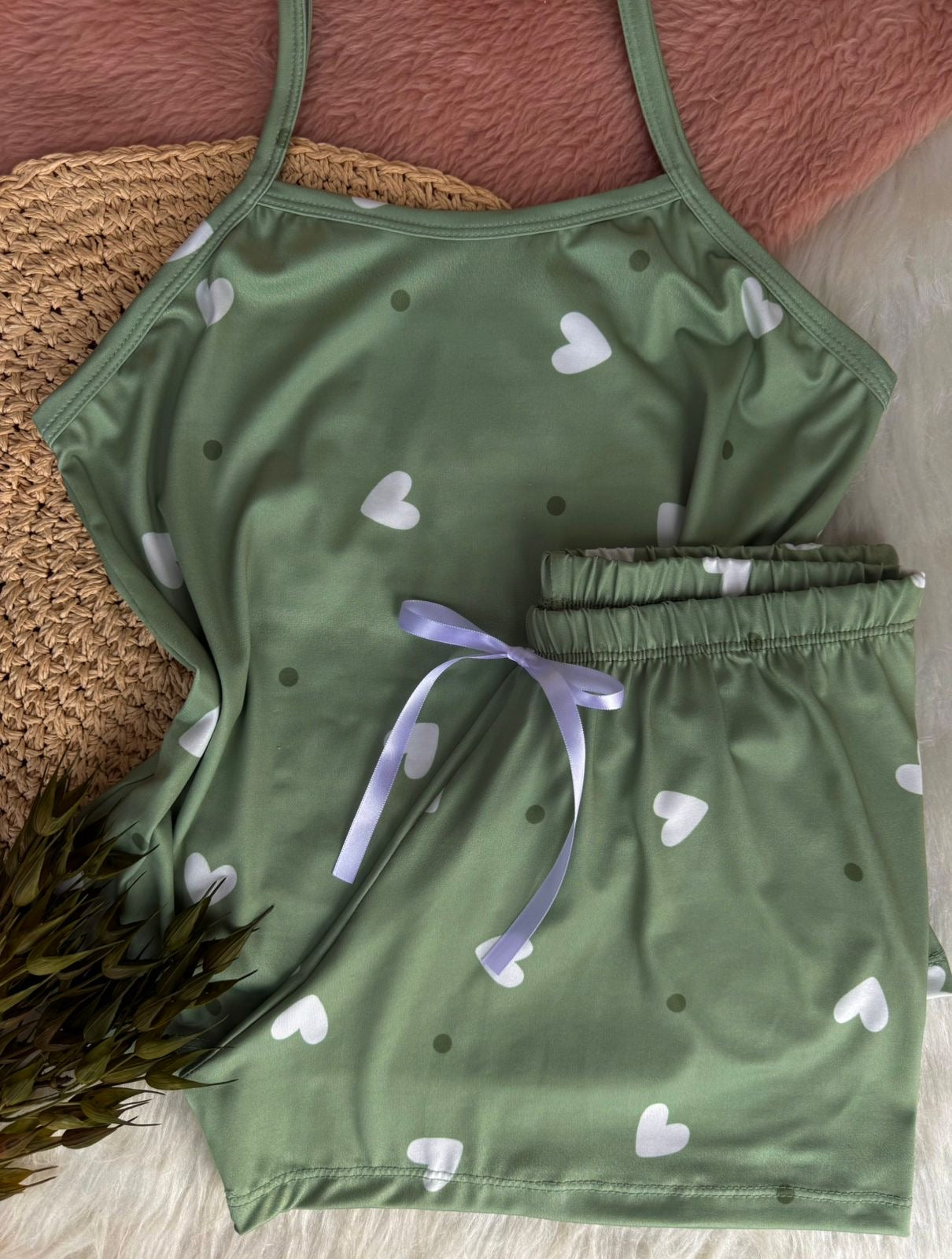 PIJAMA DE ALCINHA NO FLUIT - VERDE COM CORAÇÕES