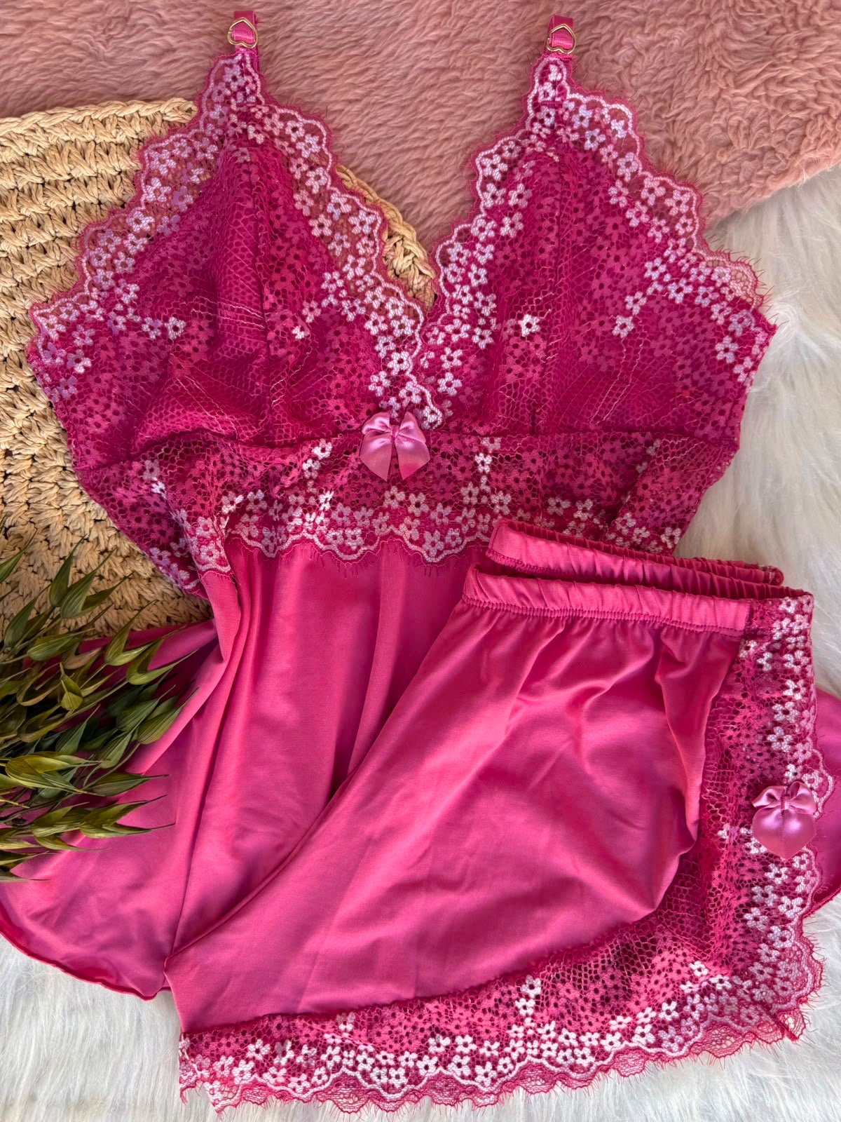 Babydoll pink com detalhes branco