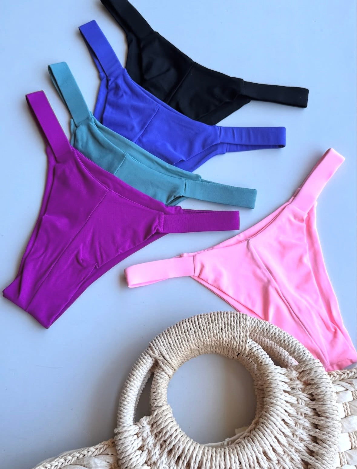 CALCINHA BIQUINI EM MICROFIBRA SEM COSTURAS