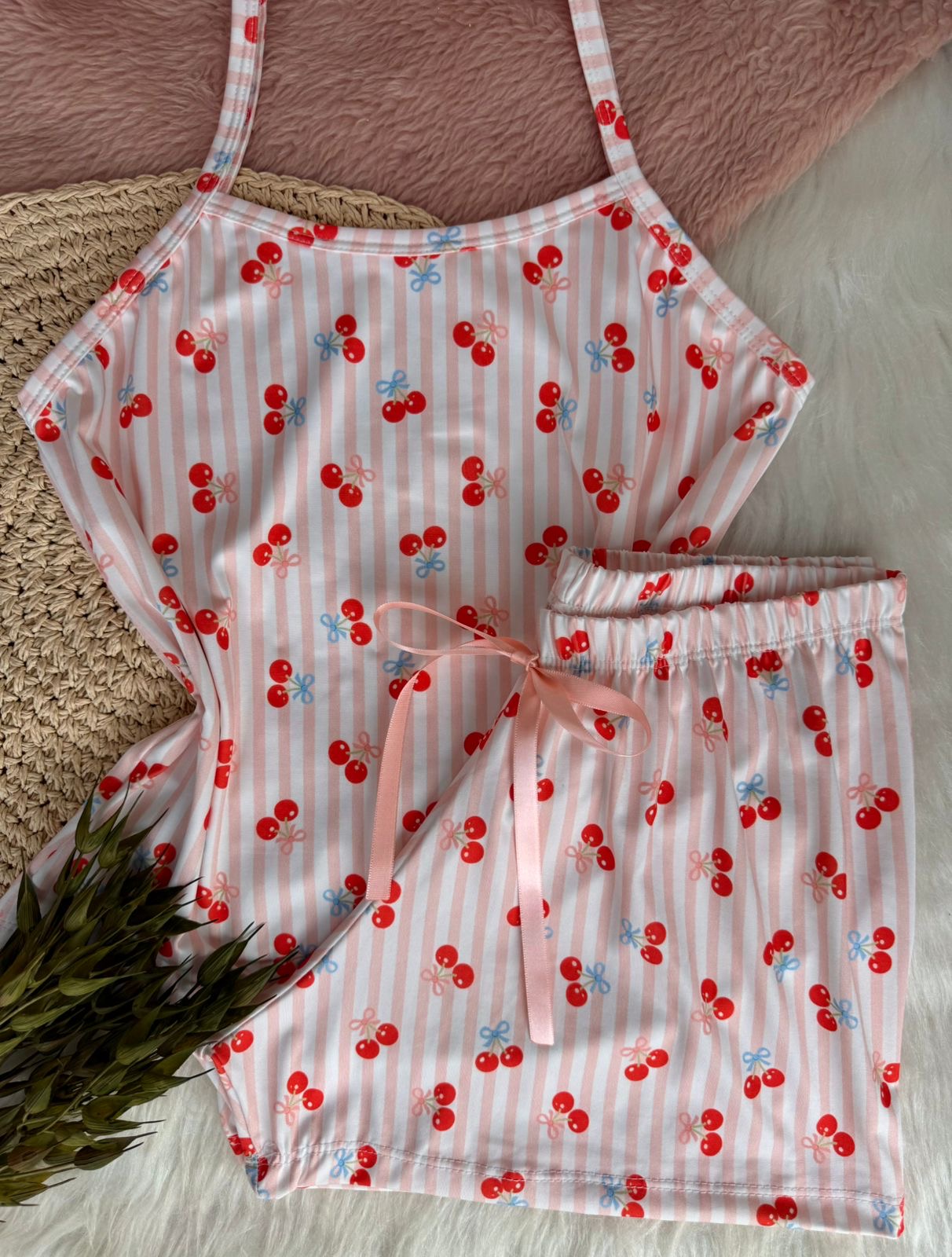 PIJAMA DE ALCINHA NO FLUIT - PINK COM CEREJAS