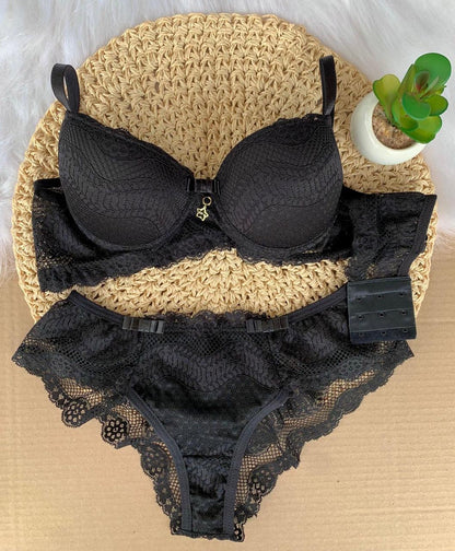 Conjunto Seduction 3 Peças em Renda – Sutiã + 2 Calcinhas