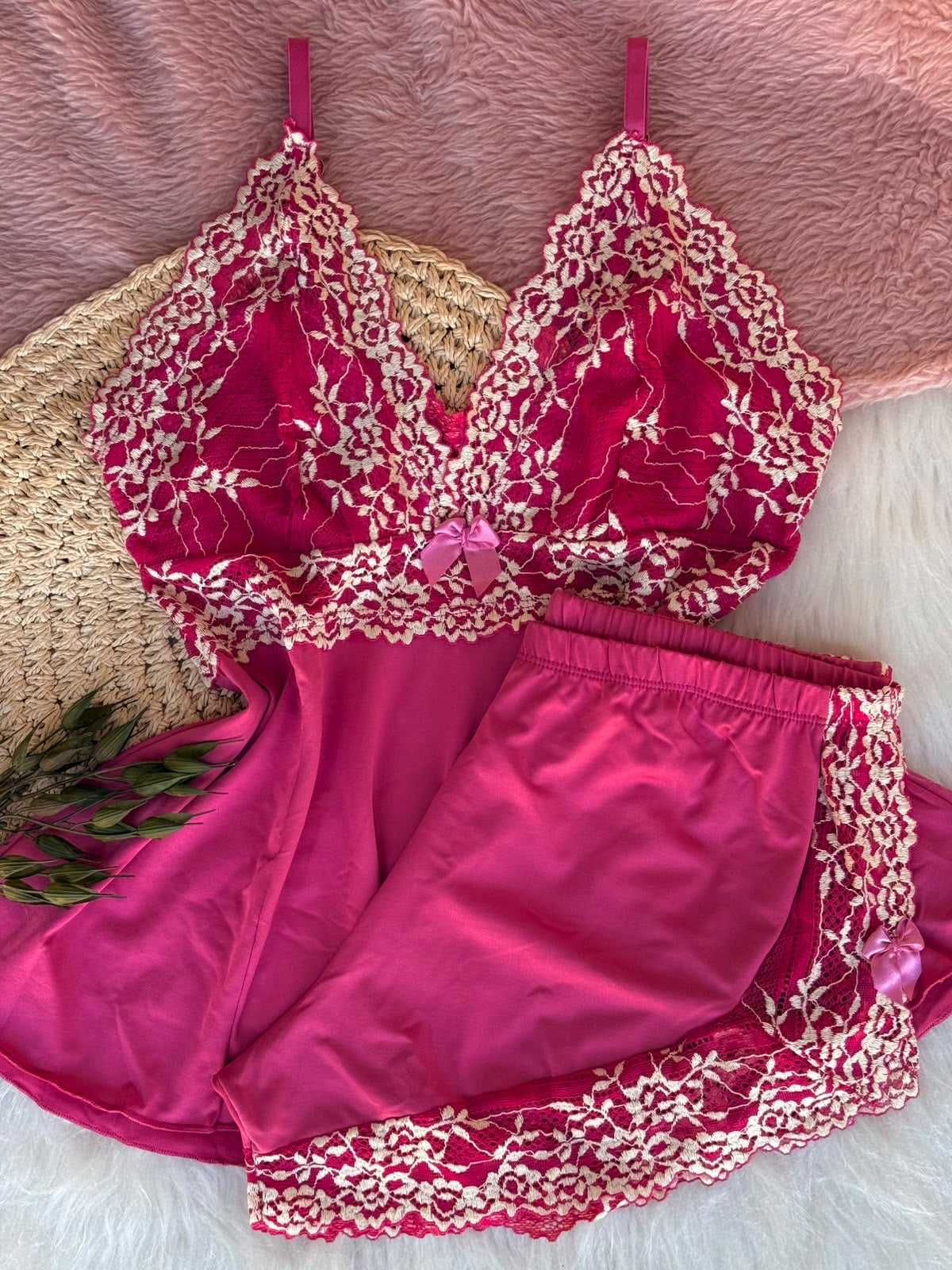 BABY DOLL SELENA PINK COM DETALHE BRANCO