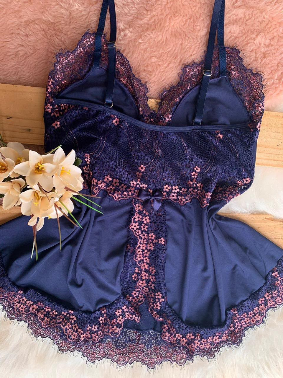 BABYDOLL 2 LACINHOS ABERTO NAS COSTAS AZUL COM DETALHES PINK